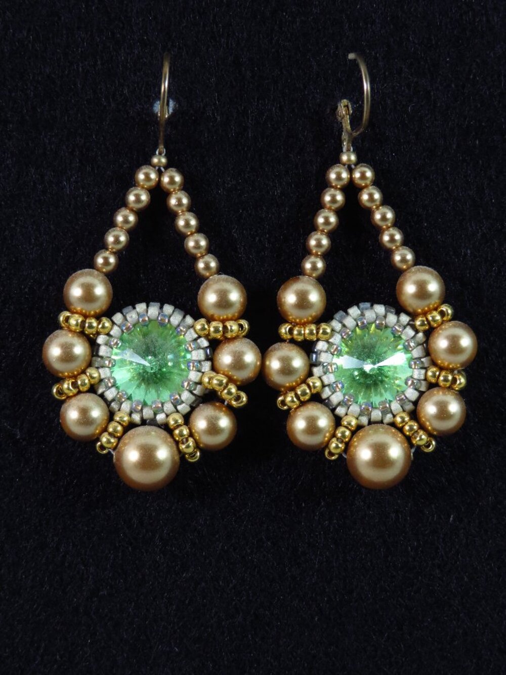 Elegant gold pearl earrings